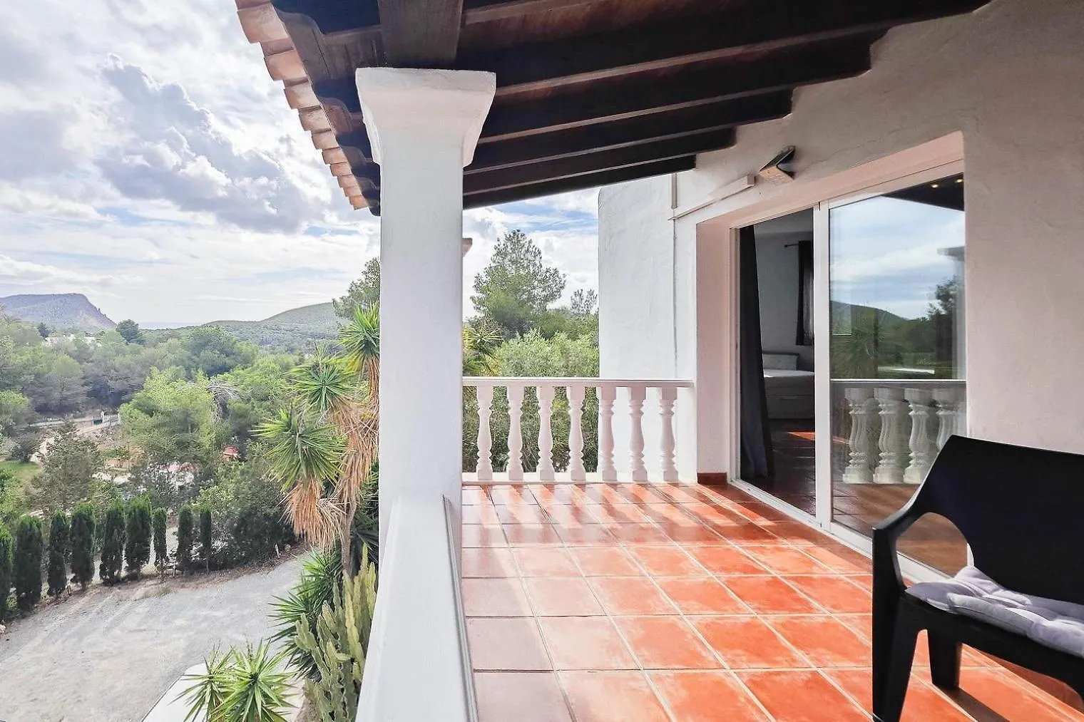 Villa Mercedes Cala Llonga  0*, Cala Llonga (Ibiza) Spain